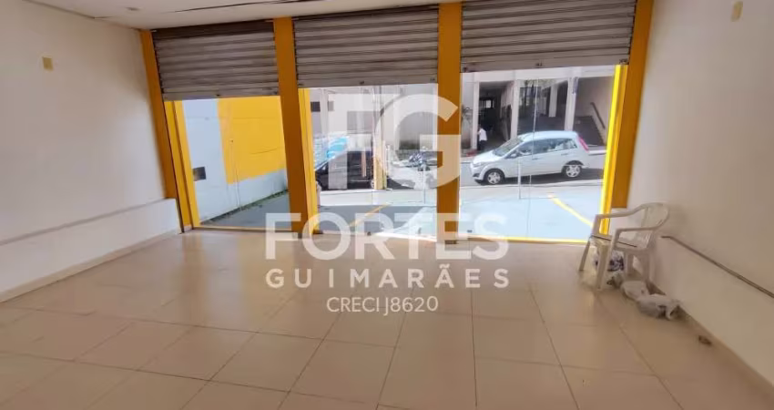Salão Comercial ao lado da avenida Independência em rua de grande fluxo, estacionamento recuado com 02 vagas rotativas