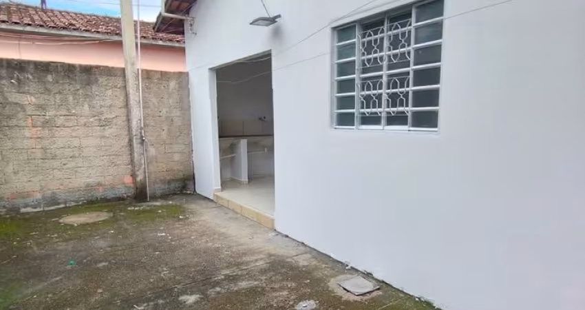 VENDE-SE CASA NO BAIRRO SANTANA/ ZONA NORTE DE SÃO JOSÉ DOS CAMPOS