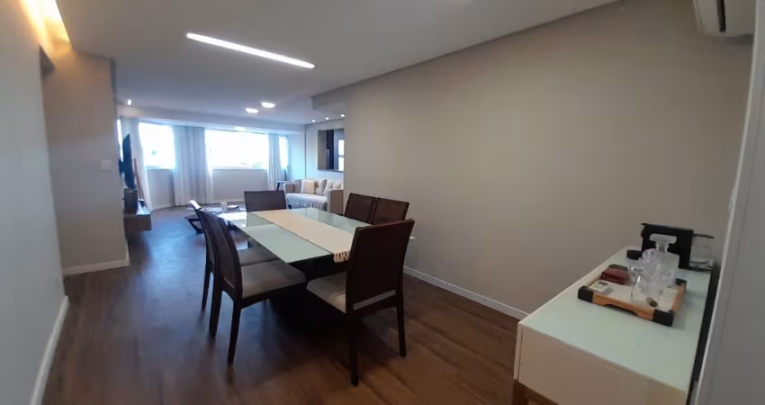 À Venda Apartamento Reformado e Mobiliado com Vista Mar na Ponta Verde – 145 m² | 4 Quartos |