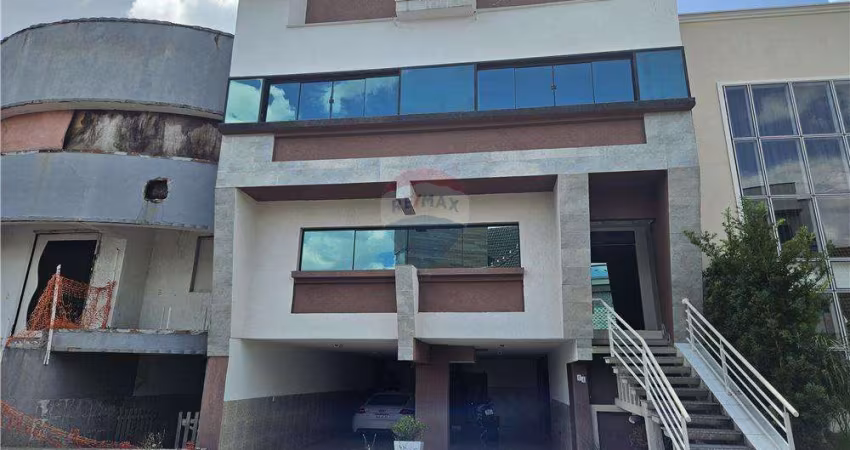 Casa de alto padrão no Condomínio Boulevard Elegance, 3 quartos com suítes, 4 vagas - Bairro Alto