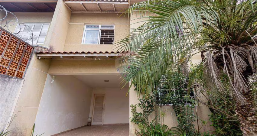 Sobrado 120m2, 3 quartos sendo 1 suite, 2 vagas, na Rua Rolando Salin Zappa Mansur, 335, Cachoeira.