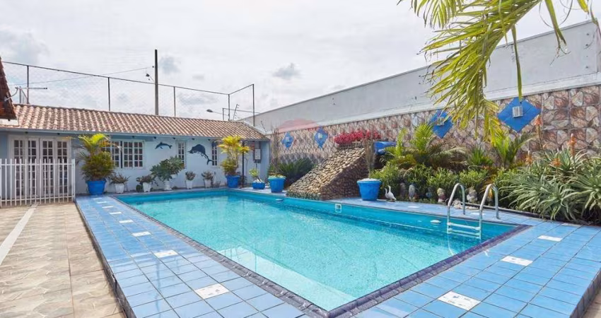 Casa Térrea   - com piscina a Venda no Bairro Cajuru