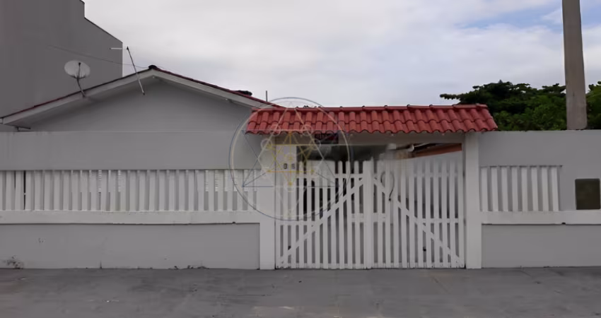 Casa Ampla e Aconchegante a 400 Metros do Mar - Pronta Para Ser Seu Novo Lar!