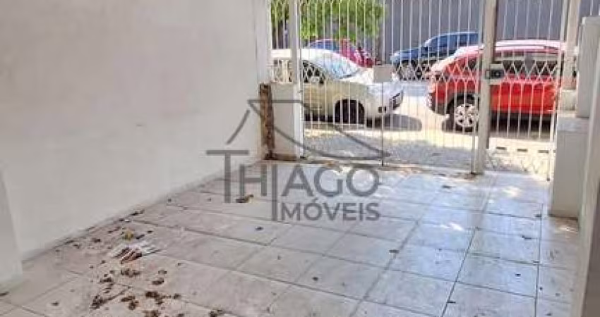 Sobrado muito espaçoso no Parque São José. 200m², 4 quartos, 1 vagas, 3 banheiros, 3 salas. Quintal