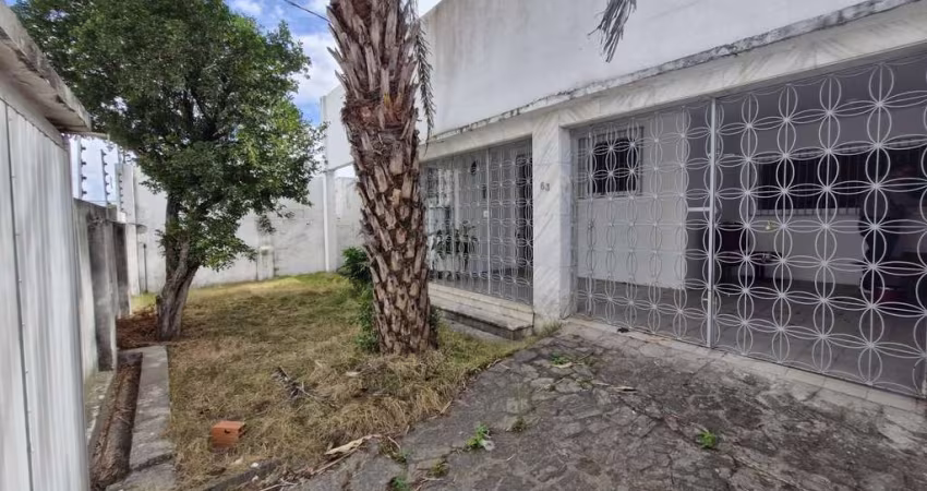 Casa à venda com 4 quartos na Torre  -- 445 mil