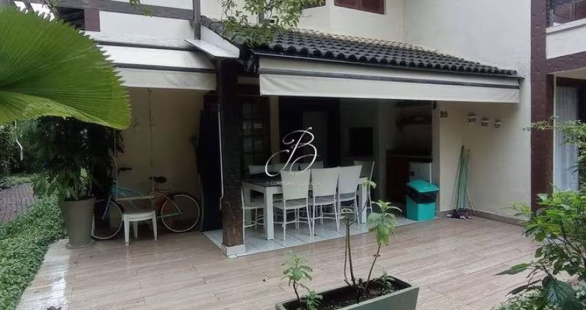 Casa tipo sobrado de 03 dormitórios para locação na Riviera de São Lourenço.