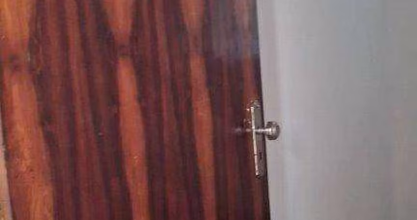 Apartamento com 2 dormitórios à venda, 50 m² por R$ 215.000,00 - Parque Pinheiros - Taboão da Serra/SP