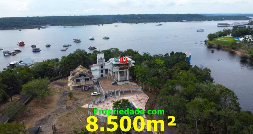 Propriedade com 8.500m² de Terreno as Marges do Tarumã, Terraço com Vista Ampla, Rampa de Acesso Rio