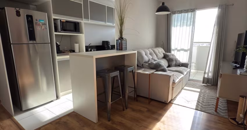 Apartamento mobiliado em andar alto ótimo de sol - Caxias do Sul / RS