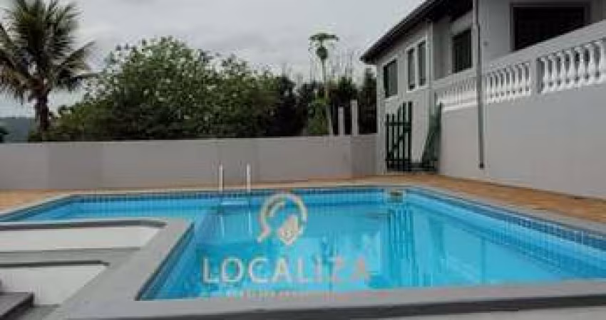 CASA COM 1718M² DE TERRENO/239M² A-C/ RANCHO/PISCINA/3 DORM/EDICULA/JAMBEIRO-SP