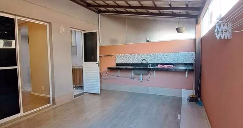 Lindo terreo Reformado  2 Quartos - com um otimo espaço para a sua area goumet