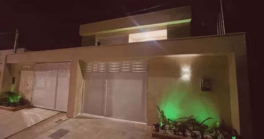 Casa moderna em condomínio com 2 suítes e piscina no Rio da Prata