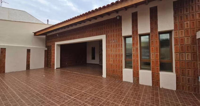 Casa com 4 quartos à venda na Vila Maria, Campinas 