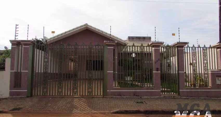 Casa com 3 dormitórios à venda, 204 m² por R$ 690.000,00 - Jardim Lancaster - Foz do Iguaçu/PR
