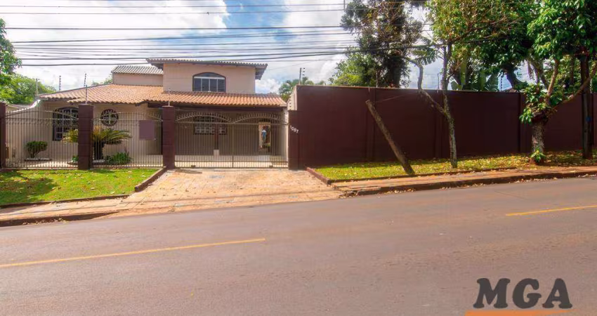 Casa com 4 dormitórios à venda, 445 m² por R$ 1.800.000,00 - Centro - Foz do Iguaçu/PR