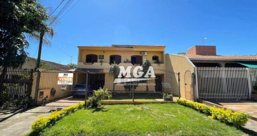 Sobrado com 5 dormitórios à venda, 256 m² por R$ 650.000,00 - Jardim Santa Rosa - Foz do Iguaçu/PR
