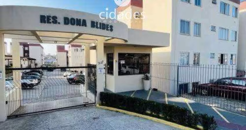 Amplo apt de 3 dormitórios em condomínio fechado