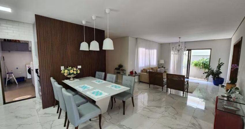Casa à venda em Londrina, Residencial José Lázaro Gouvea, com 3 suítes, com 228 m², Ville Campestre