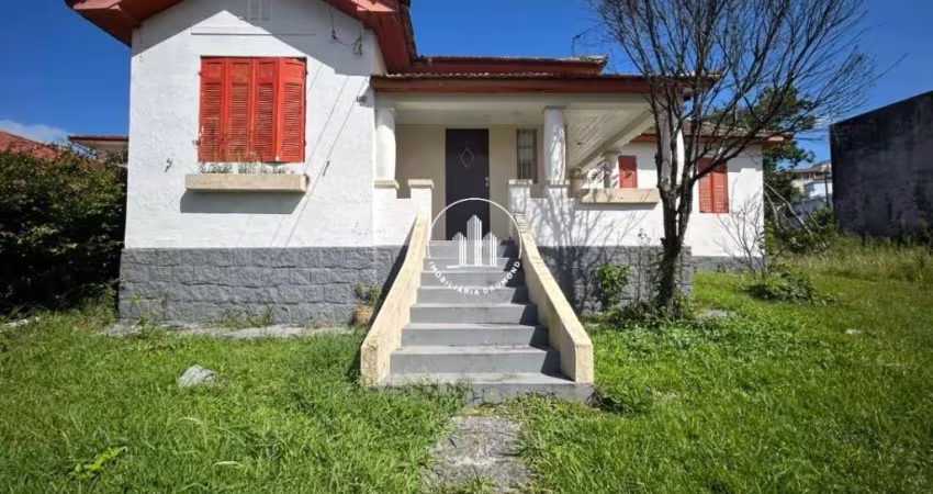 Casa 120m² com 4 Quartos no Centro