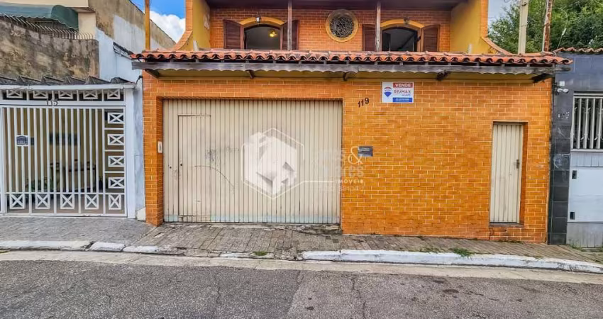 Sobrado para venda com 5 quartos, sendo 1 suíte, 200m²