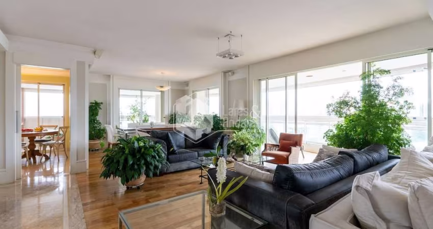 Apartamento tipo para venda com 3 quartos, sendo 3 suítes, 260m²