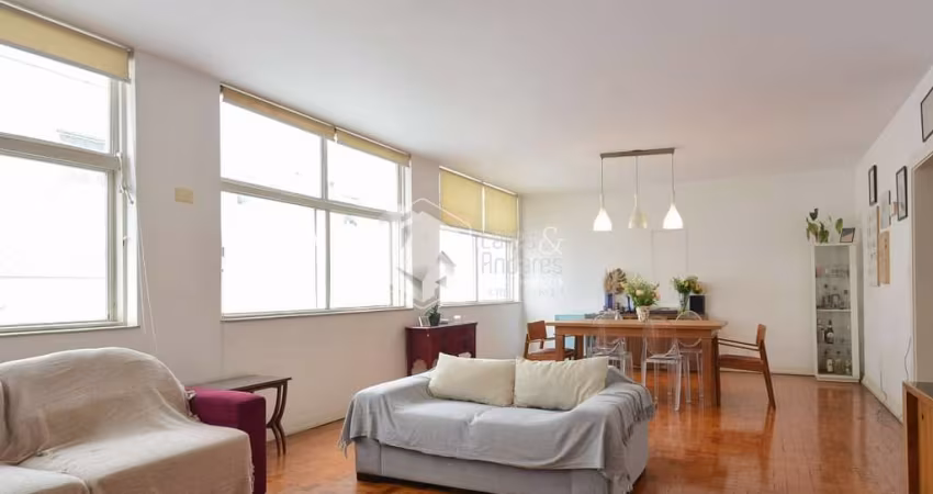 Apartamento tipo para venda com 3 quartos, sendo 1 suíte, 180m²