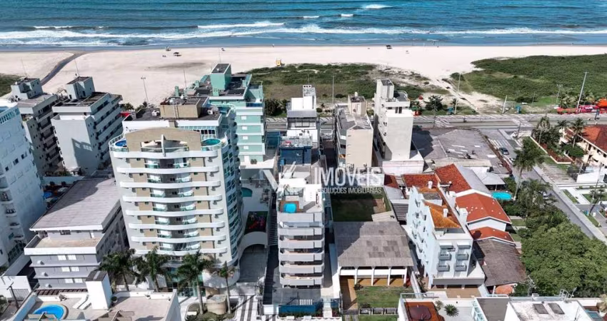 Apartamento mobiliado e decorado na quadra mar!