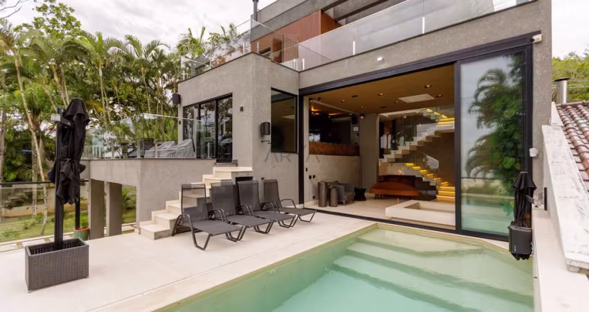 Casa com 6 quartos à venda na Avenida Nelson Luiz Veloso, 179, Prainha, Matinhos