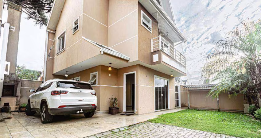 Sobrado em condominio, isolado com quintal privativo, no Boqueirão