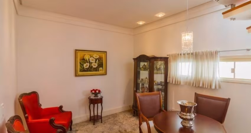 Cobertura triplex com 3 suítes + 2 vagas no Centro